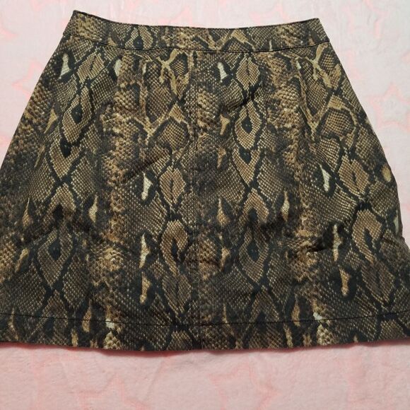 Button down snake print mini skirt size xs - Picture 3 of 4